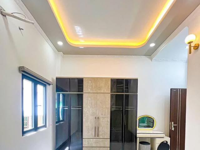 Nhà mặt phố bán