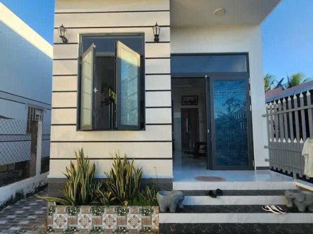 Nhà mặt phố bán