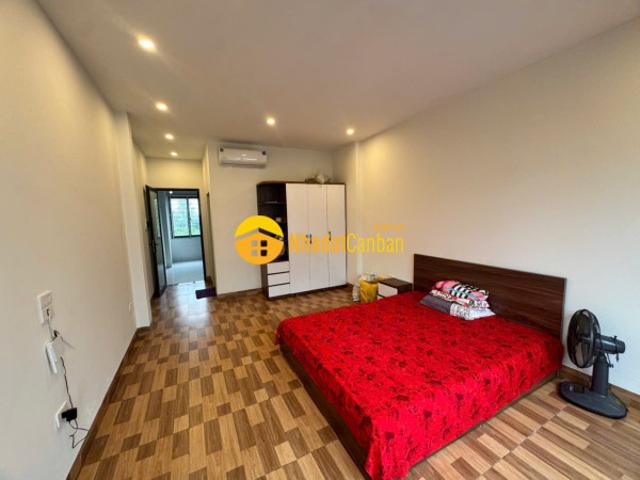 Nhà mặt phố bán