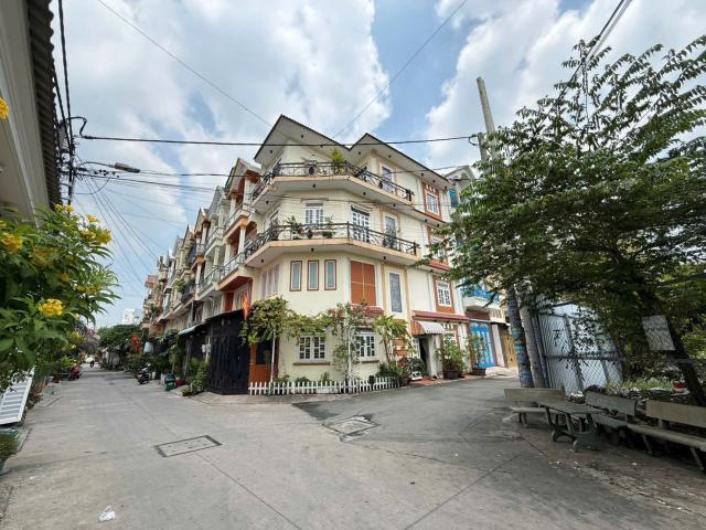Nhà mặt phố bán