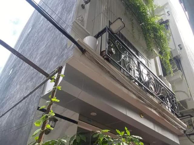 Nhà mặt phố bán tại Hoàn Kiếm, Hà Nội