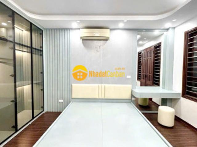 Nhà mặt phố bán