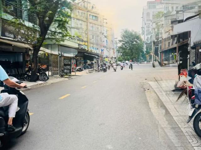Nhà bán tại Khuôn viên UBND Thành phố Hồ Chí Minh, Thành phố Hồ Chí Minh