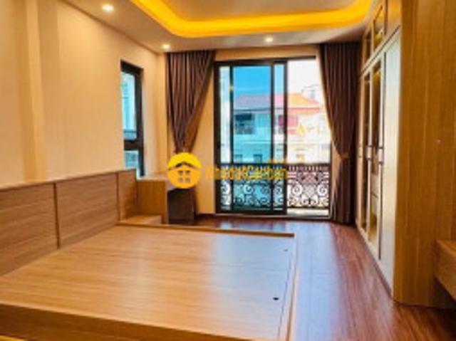 Nhà mặt phố bán