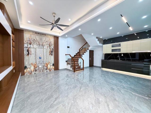 Nhà mặt phố bán