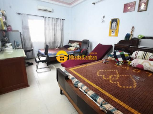 Nhà mặt phố bán