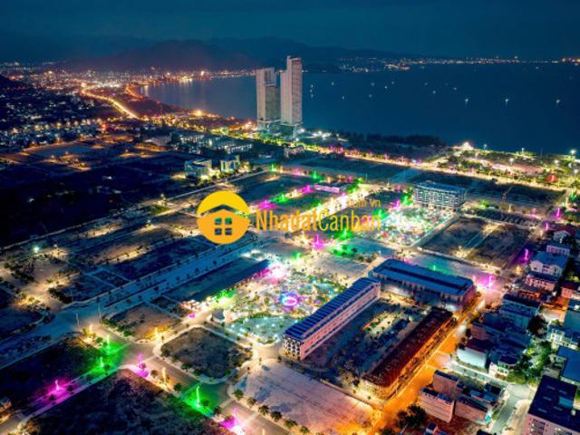 Nhà mặt phố bán