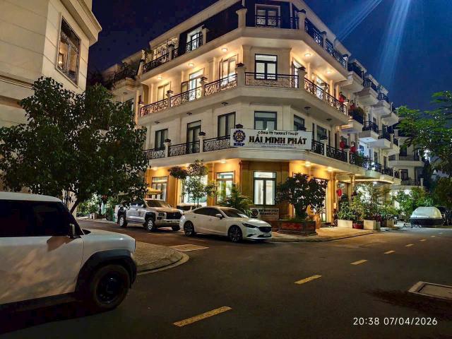 Nhà mặt phố bán