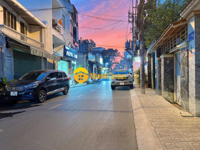Nhà mặt phố bán