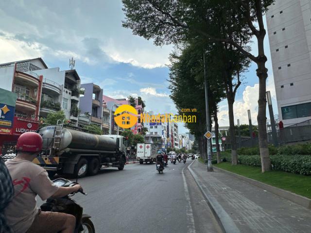 Nhà mặt phố bán