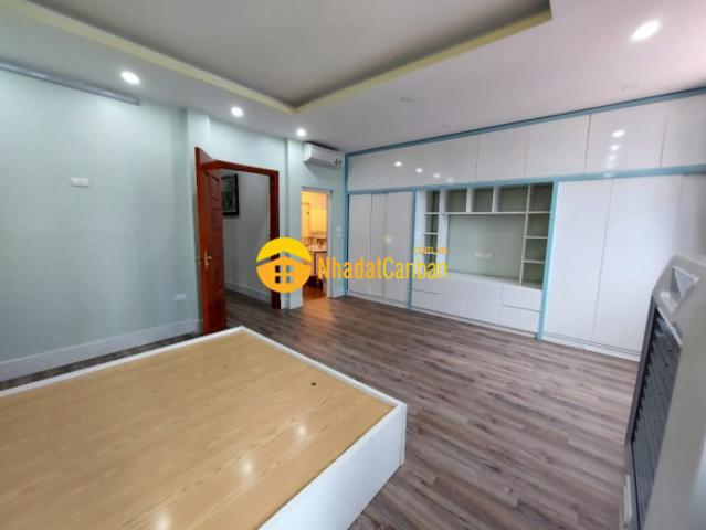 Nhà mặt phố bán