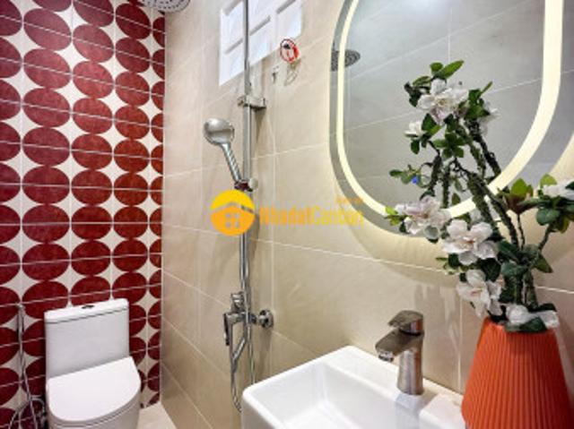 Nhà mặt phố bán