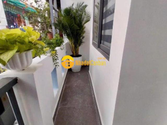 Nhà mặt phố bán