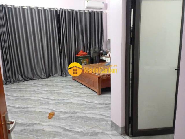 Nhà mặt phố bán