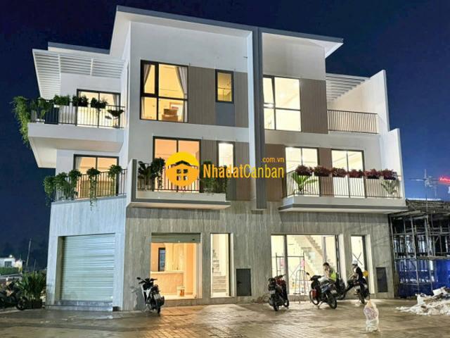 Nhà mặt phố bán