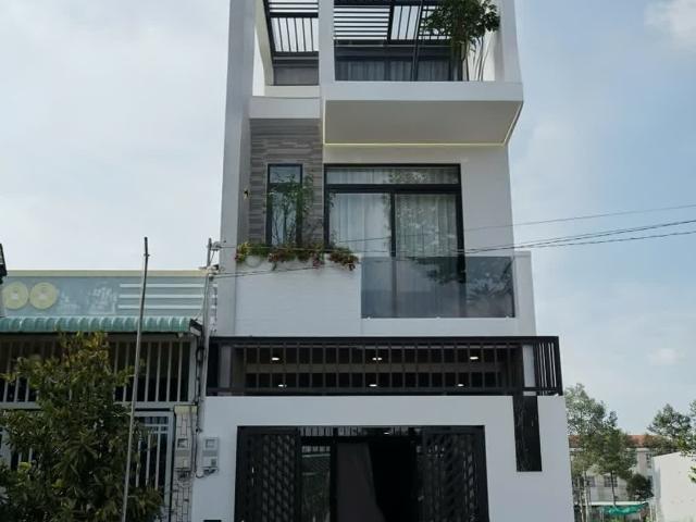 Nhà bán tại Khuôn viên UBND Thành phố Hồ Chí Minh, Thành phố Hồ Chí Minh