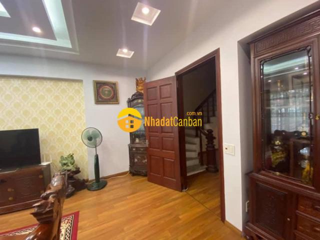 Nhà mặt phố bán