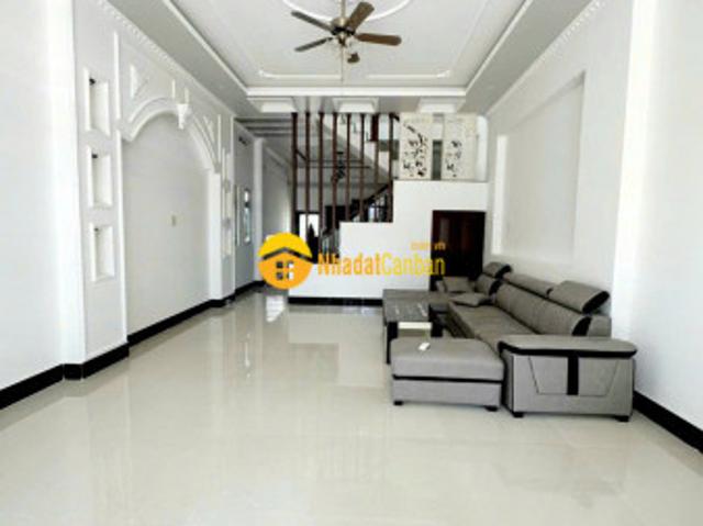 Nhà mặt phố bán