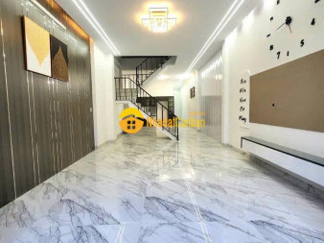 Nhà mặt phố bán