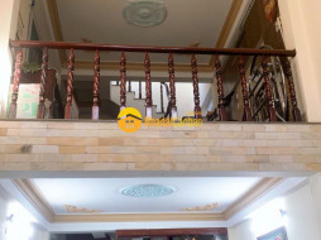 Nhà mặt phố bán