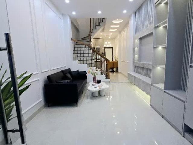 Nhà mặt phố bán tại Hoàn Kiếm, Hà Nội