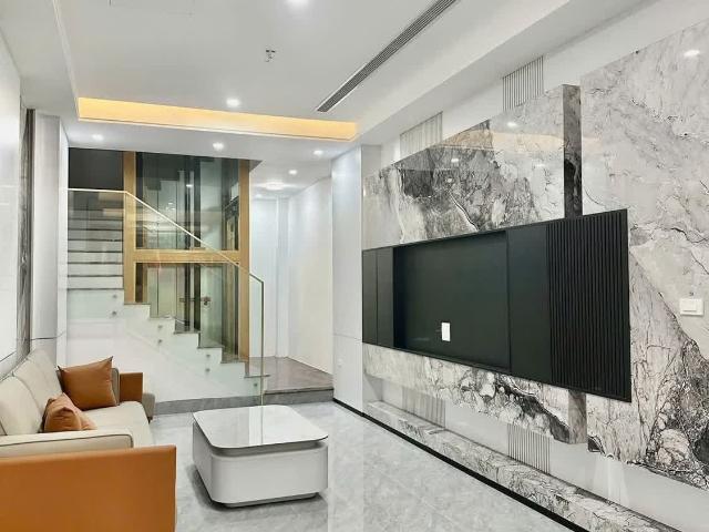 Nhà mặt phố bán tại Hoàn Kiếm, Hà Nội