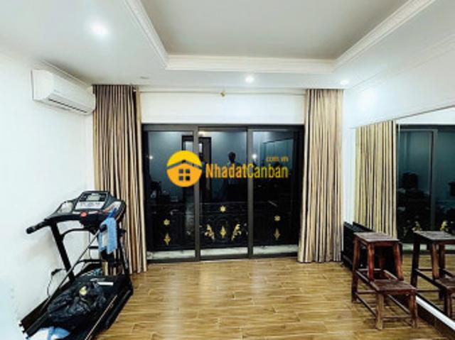 Nhà mặt phố bán