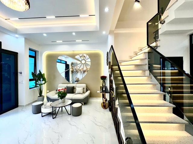 Nhà mặt phố bán