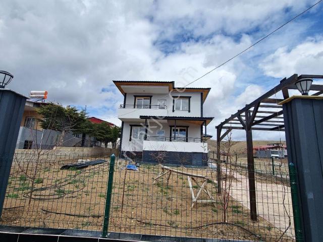 Niğde içerisinde satılık Villa