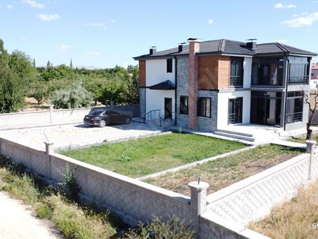 Niğde içerisinde satılık Villa