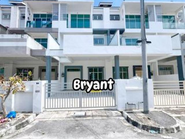 Terraced House for sale in Wellesley, Penang