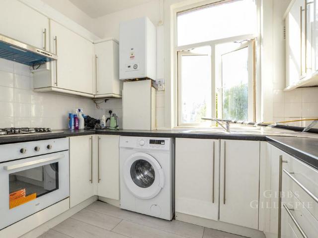 Apartment for rent in Greenhill, Greater London