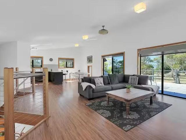 House for rent in Dolphin Sands, Tasmania