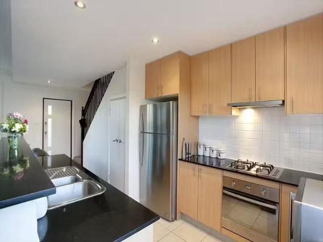 Condo for rent in Sydney, New South Wales