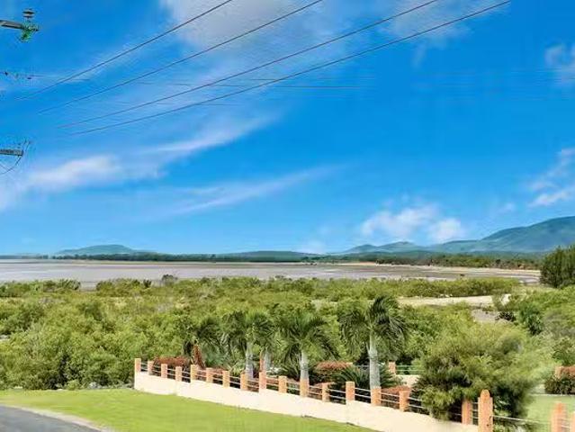 Apartment for rent in Keppel Sands, Queensland
