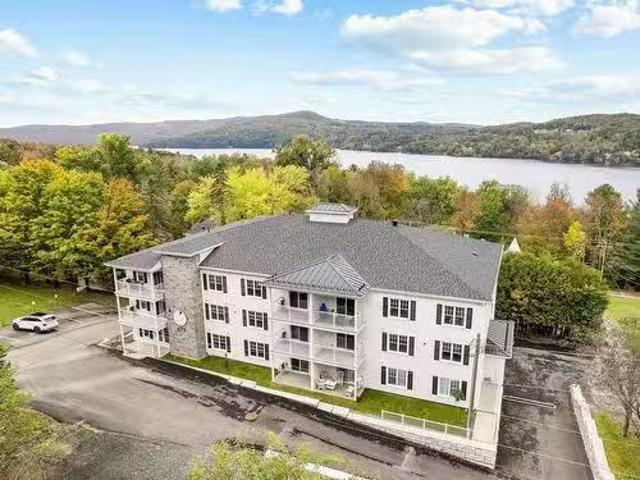 Apartment for rent in Memphrémagog, Quebec