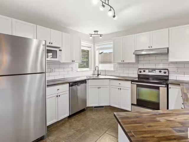 House for rent in Devon, Alberta