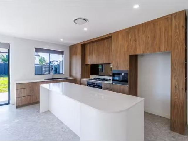 Condo for rent in Sydney, New South Wales