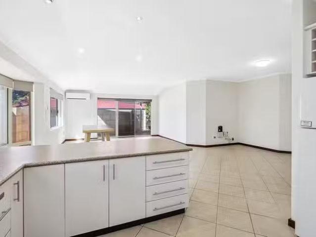 House for rent in Como, Western Australia