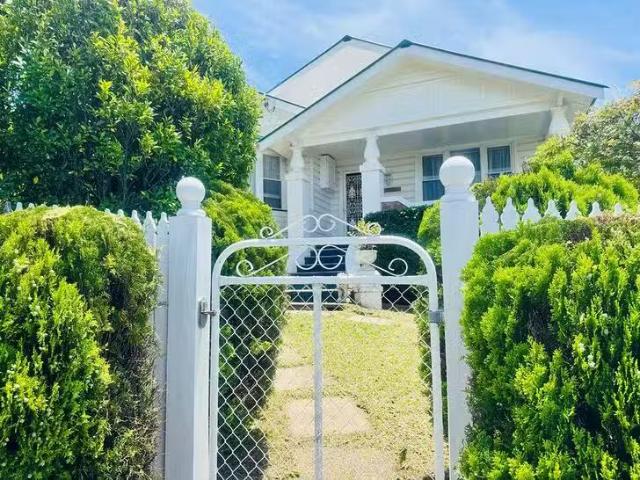 House for rent in Wollongong West, New South Wales