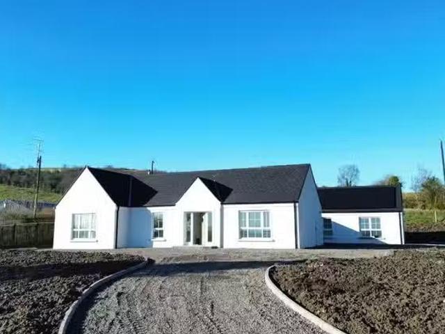 House to rent in Moneygold, Connacht