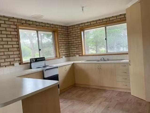 House for rent in Dodges Ferry, Tasmania