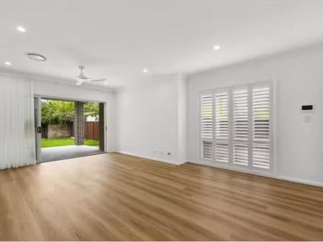 Condo for rent in Eastlakes, New South Wales