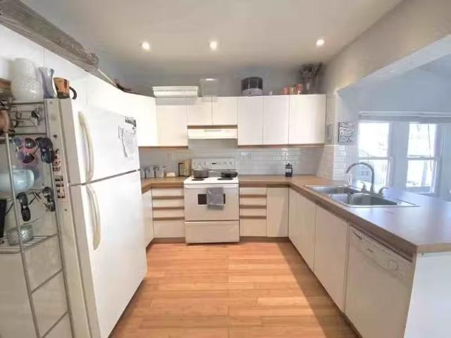 Condo for rent in Ancaster, Ontario