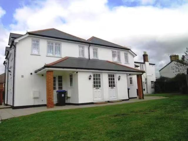 Apartment for rent in Horsell, Woking