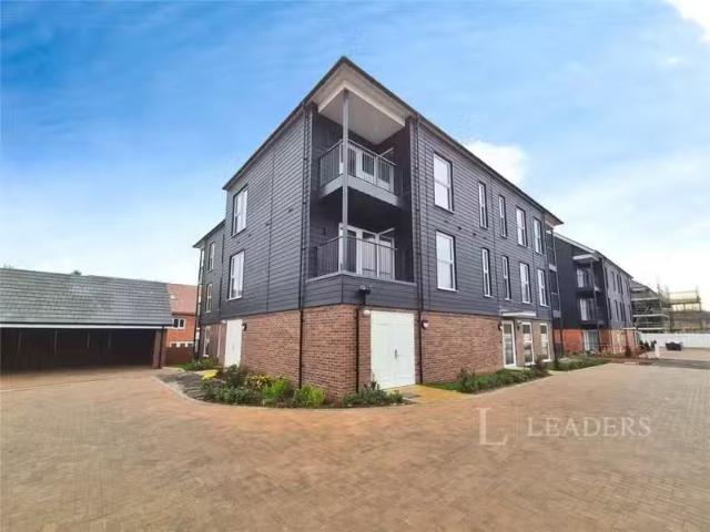 House for rent in Navestock Side, Essex