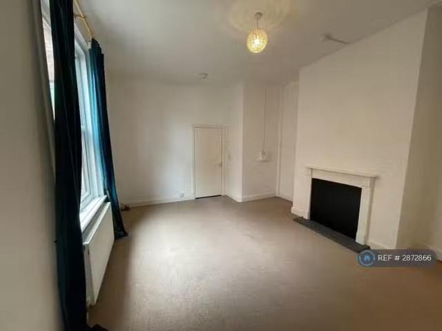House for rent in Green Close, Warwickshire