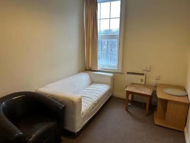 House for rent in Green Close, Warwickshire