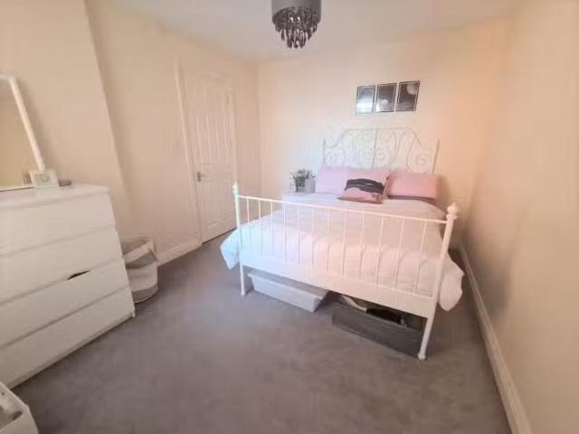 House for rent in Cove, Rushmoor