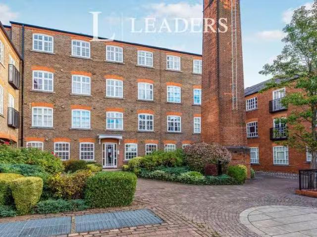 House for rent in Five Acres, Hertfordshire
